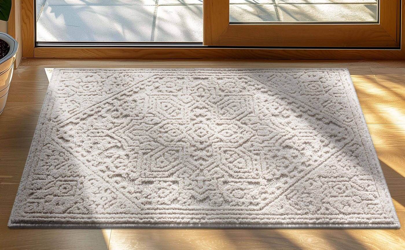 Cloud Medallion Heriz Soft Ivory Rug: 5'3" x 7'3"