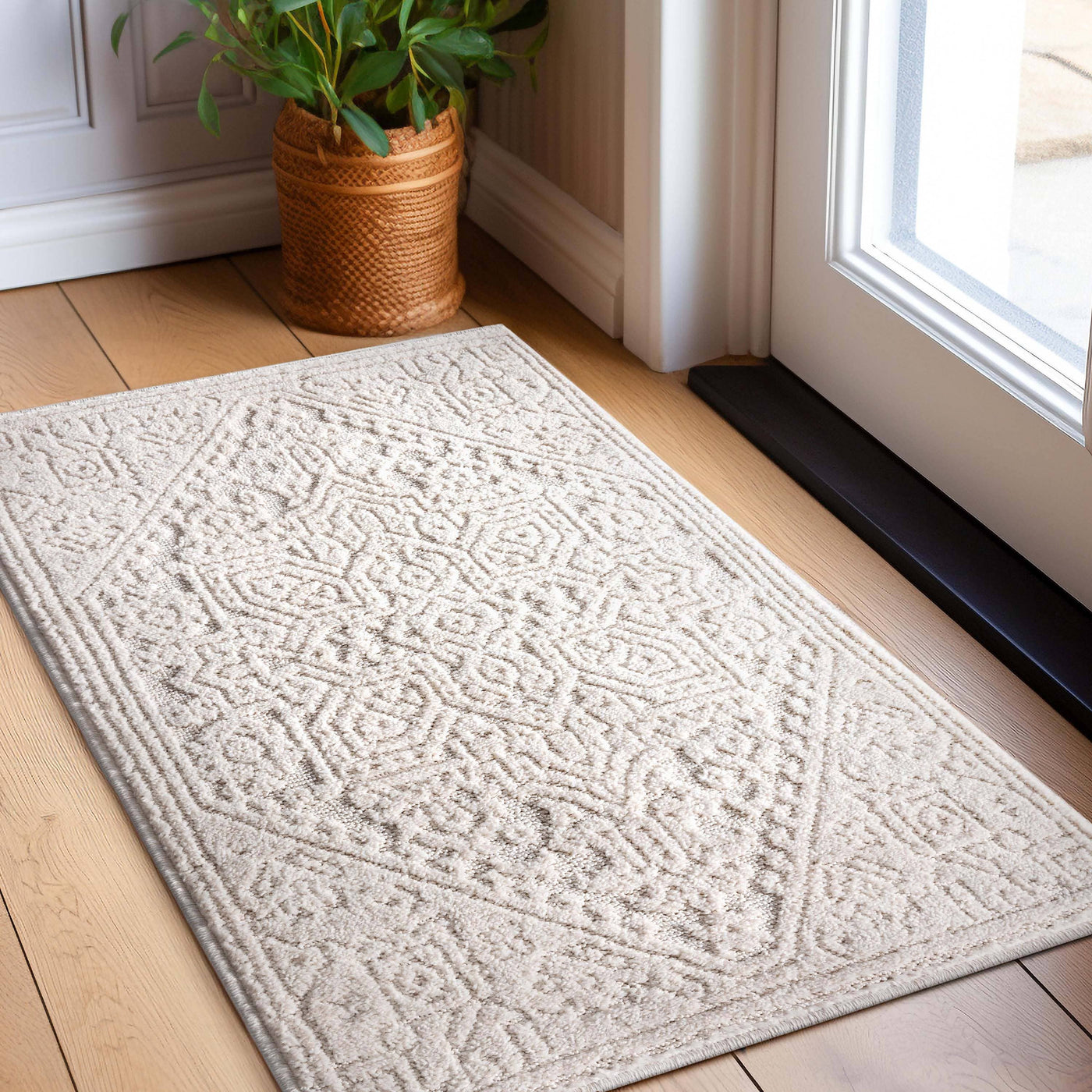 Cloud Medallion Heriz Soft Ivory Rug: 5'3" x 7'3"