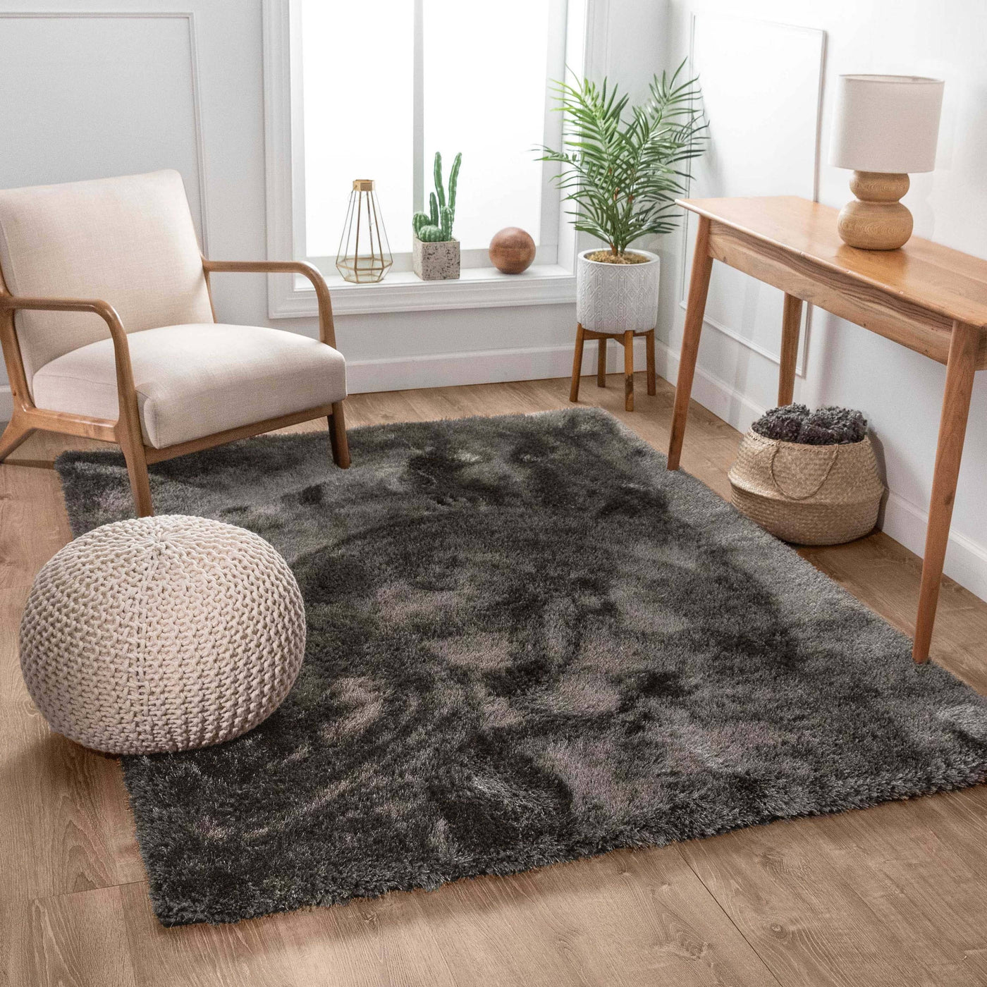 Feather Collection Liza Black Shag Rug –   Sparkly, Plush, Minimalist Glam: 5'3" x 7'3"