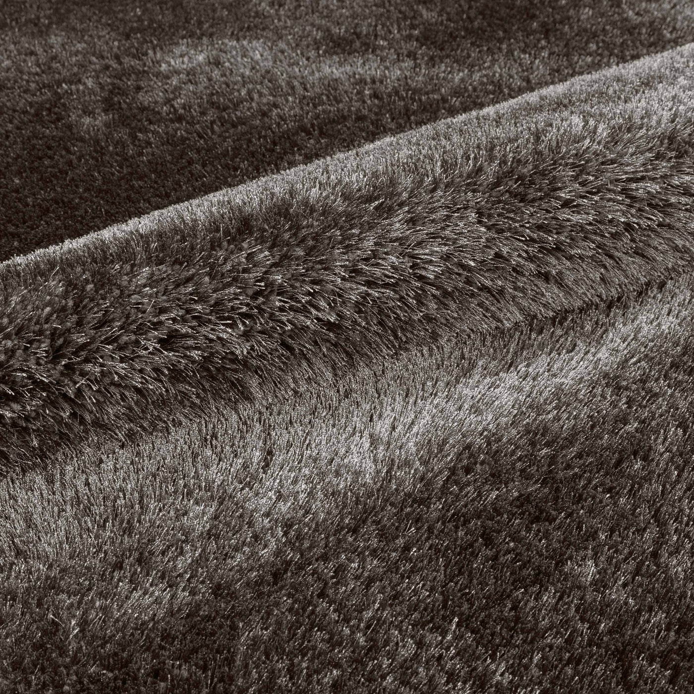 Feather Collection Liza Black Shag Rug –   Sparkly, Plush, Minimalist Glam: 5'3" x 7'3"