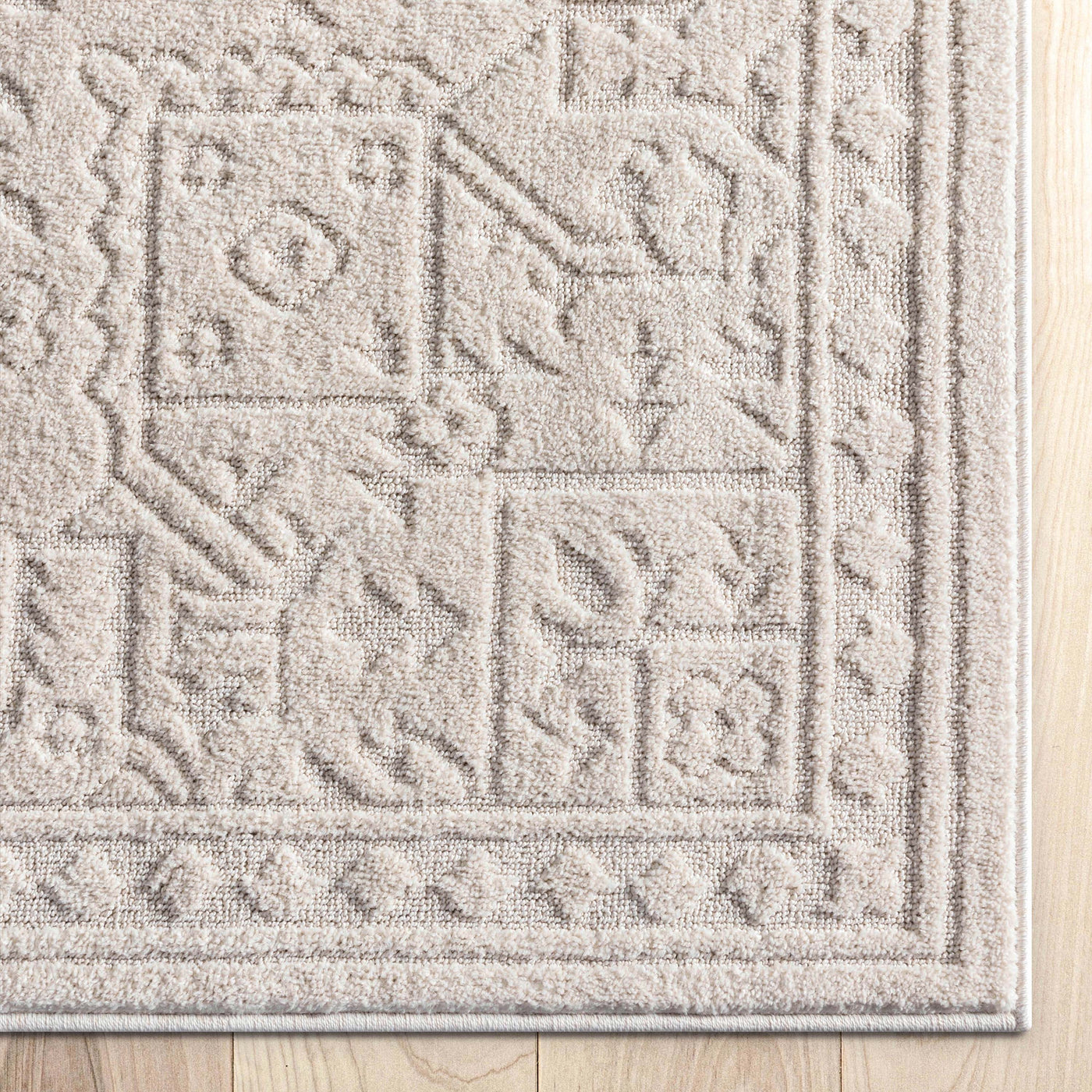 Cloud Medallion Heriz Soft Ivory Rug: 5'3" x 7'3"